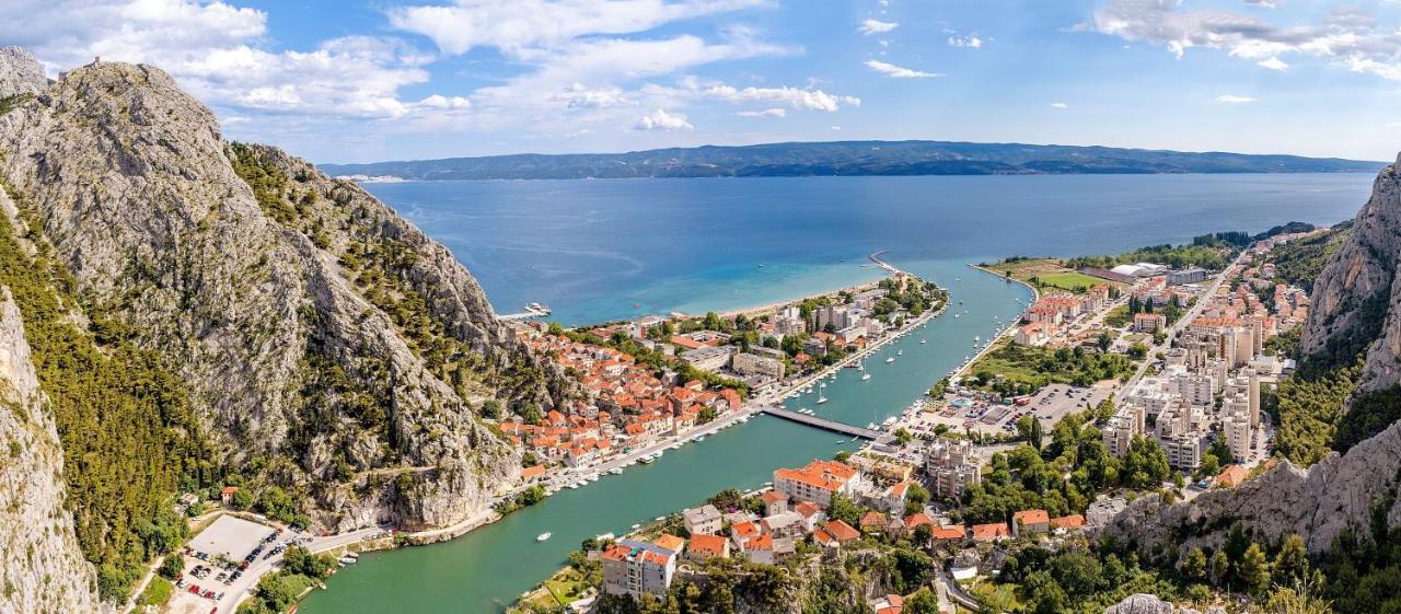 Villa Belvedere With Heated Pool, Billiards, Media Room, Sea Views,10 Pax Omiš Exterior foto